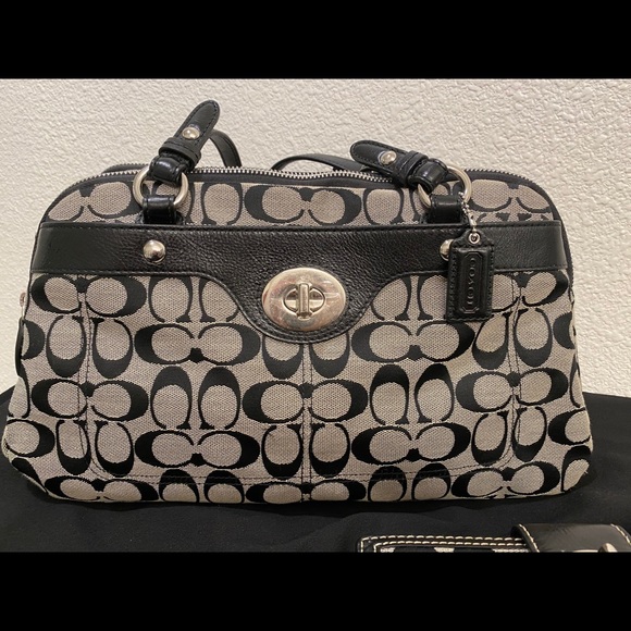 Coach purse with wallet - Picture 2 of 3
